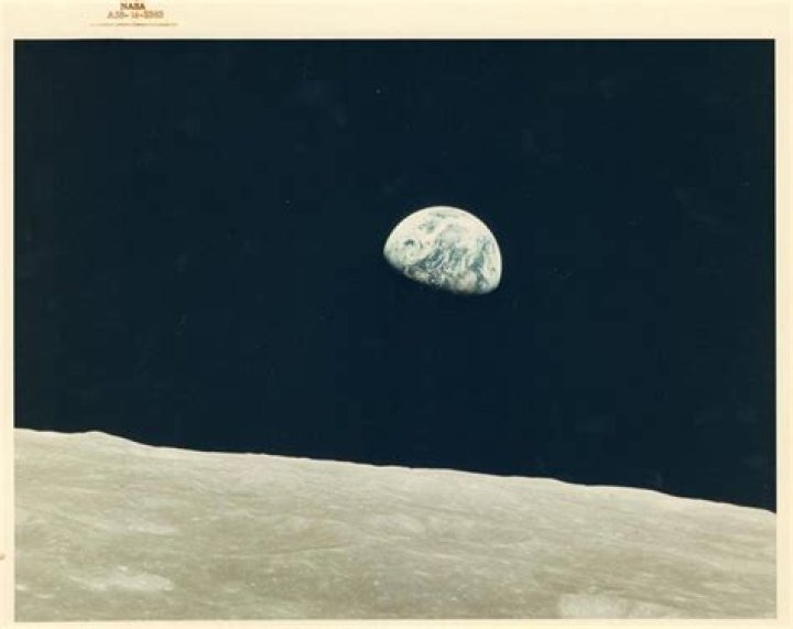 44 Vintage NASA Photos That Define The Space Age