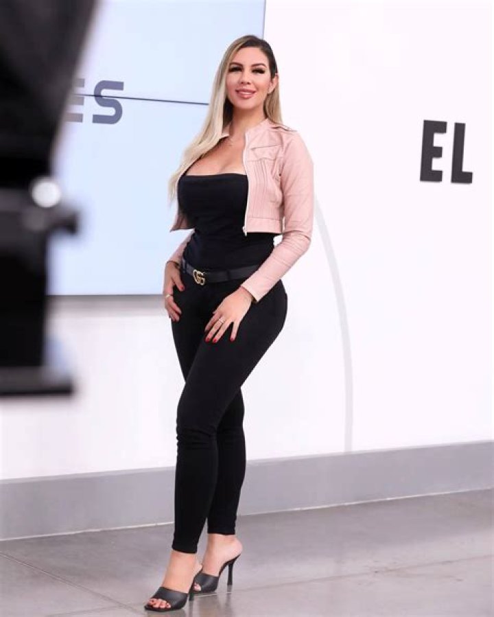 Alejandra Megan Arevalo (Periodista) - Edad, cumpleaños, biografía, hechos, familia, patrimonio neto, altura y más