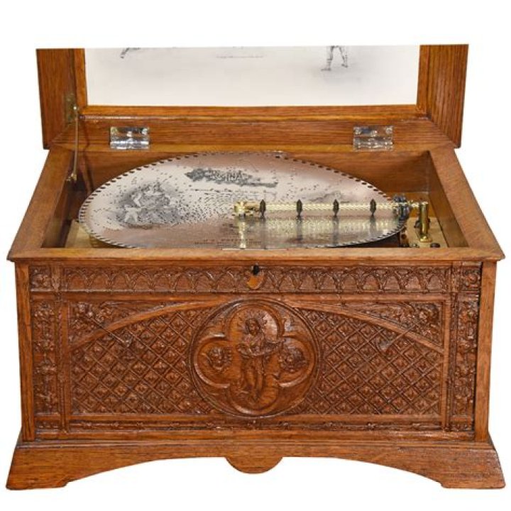 Are old music boxes worth money?
