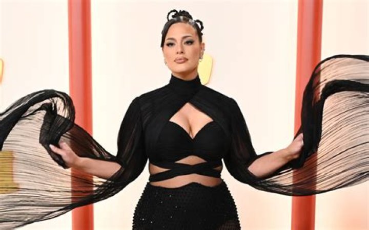 Ashley Graham (Model) - Age, Birthday, Bio, Facts, Family, Net Worth, Height & More