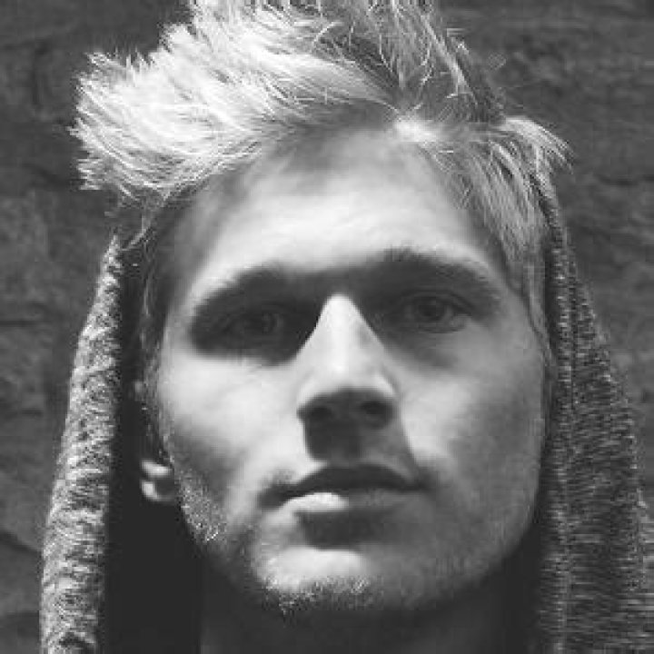 Blaire Hanks (Country Singer) - Age, Birthday, Bio, Facts, Family, Net Worth, Height & More