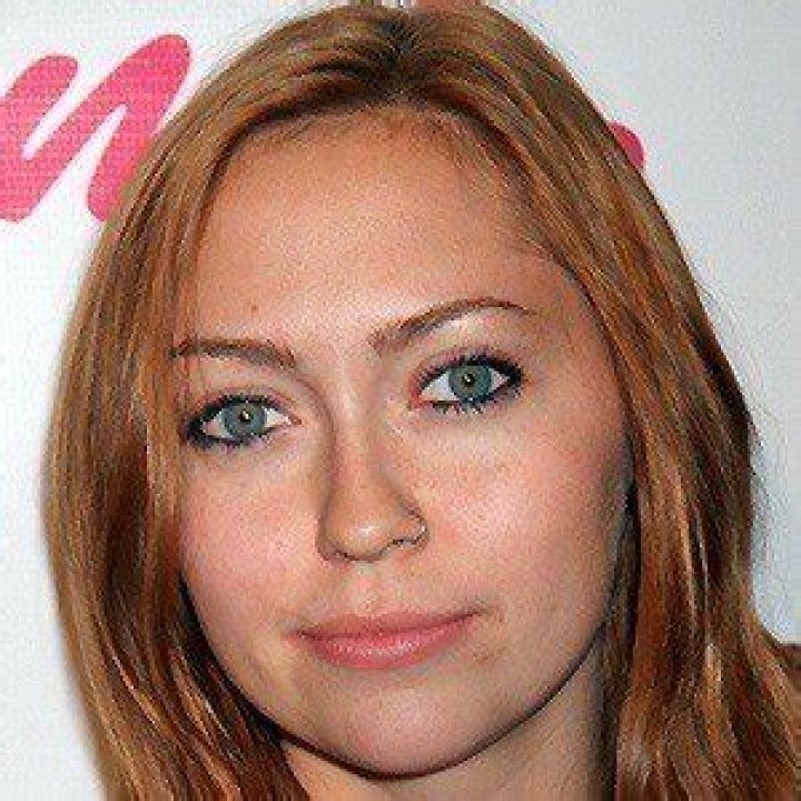 Brandi Cyrus (TV Actress) - Age, Birthday, Bio, Facts, Family, Net Worth, Height & More