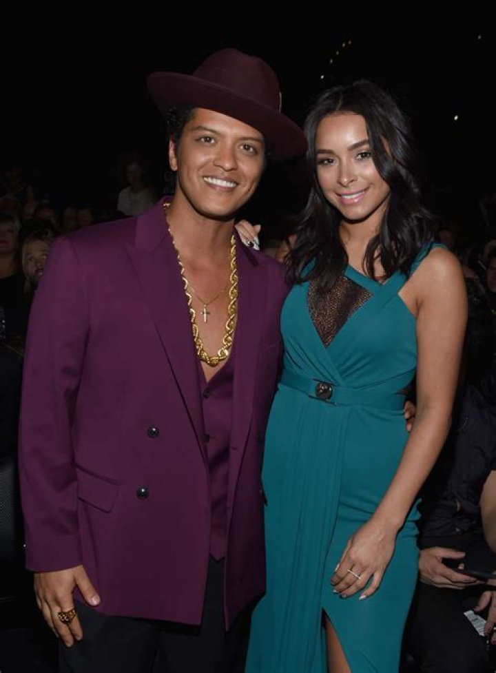 Bruno Mars ainda está com Jessica Caban?