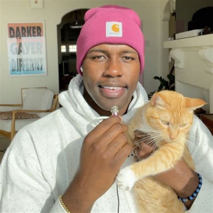 Darien Sutton (Doctor) - Age, Birthday, Bio, Facts, Family, Net Worth, Height & More