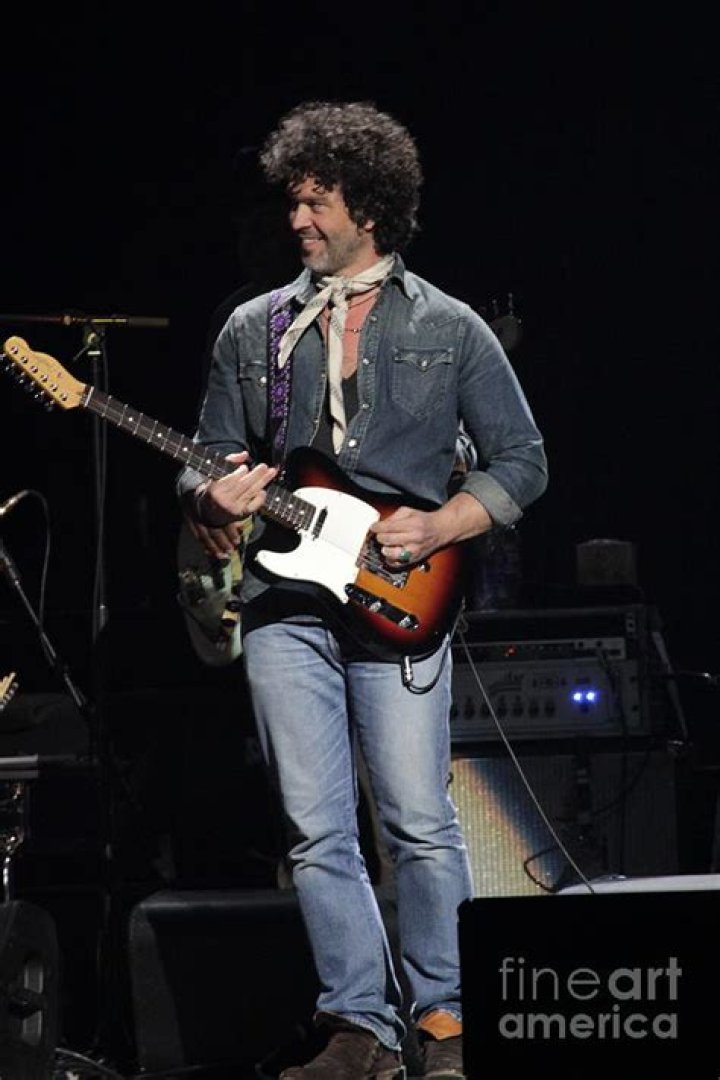 Doyle Bramhall II (Guitarist) - Age, Birthday, Bio, Facts, Family, Net Worth, Height & More