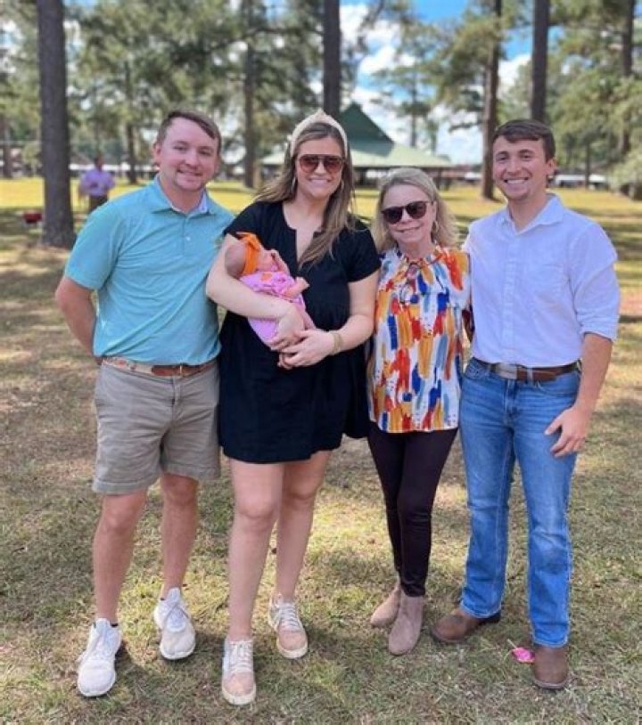 Dylan Carter Age, Wiki, Girlfriend, Family, Height, Biography, Songs & More