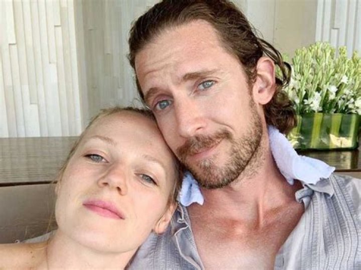 Emma Dumont Biography, Age, Height, Husband, Net Worth, Family