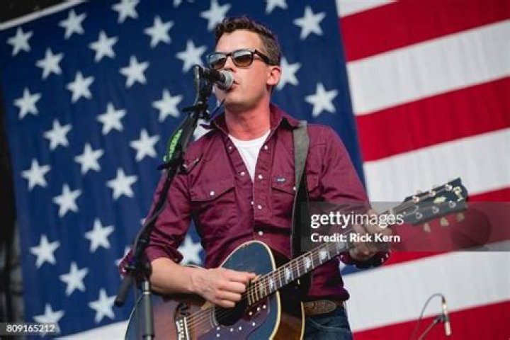 Evan Felker (Country Singer) - Age, Birthday, Bio, Facts, Family, Net Worth, Height & More