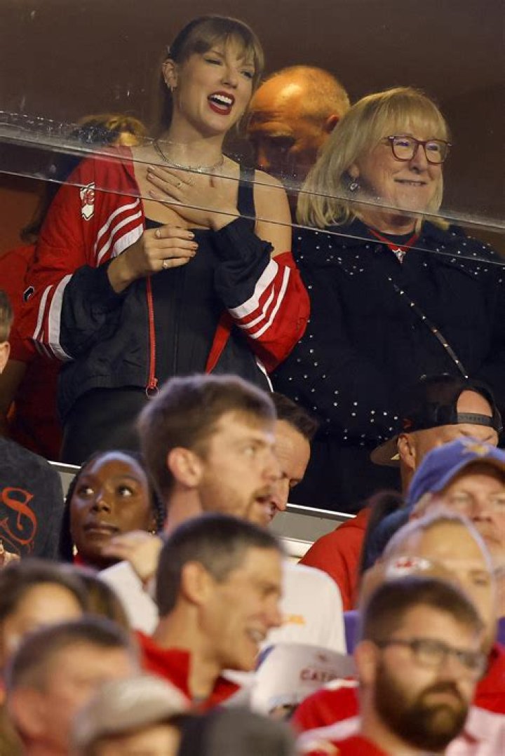 Fan Shares Encounter With Travis Kelce’s Mom Donna After Watching Taylor Swift’s Movie Together