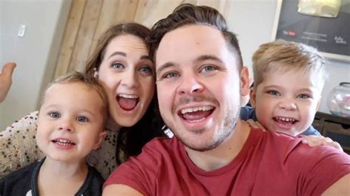 Finley Lanning (YouTube Star) - Age, Birthday, Bio, Facts, Family, Net Worth, Height & More