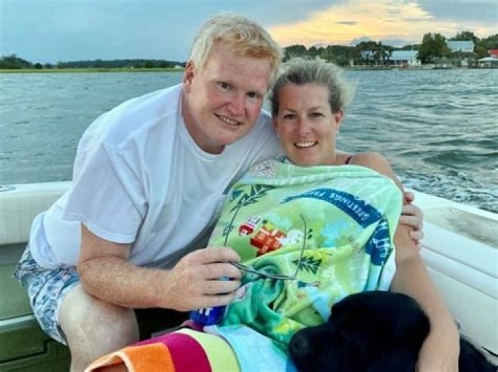 Griffin Gluck Biography, Age, Height, Wife, Net Worth, Family