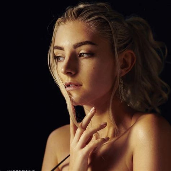 Helena Bordon (Blogueiro) - Idade, aniversário, biografia, fatos, família, patrimônio líquido, altura e muito mais