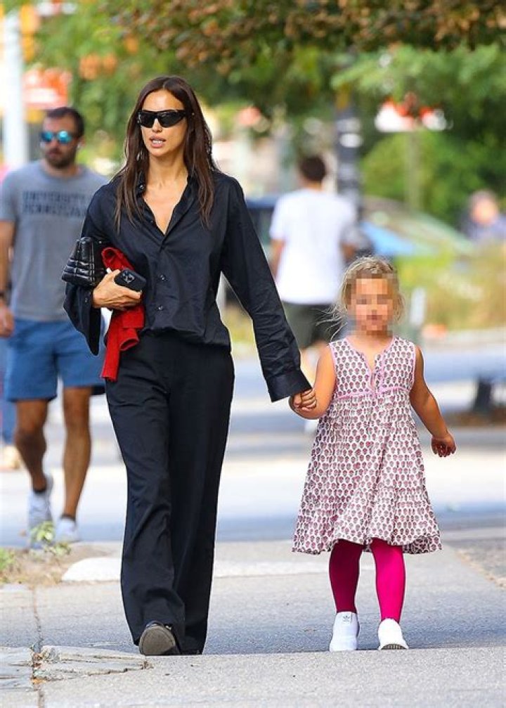 Irina Shayk Shows Off Her Toned Tummy (and Adorable Daughter!) During a Sunday Stroll in NYC