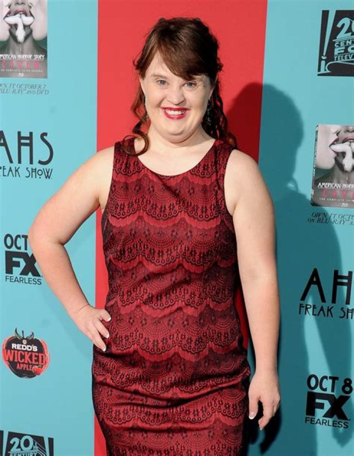 Jamie Brewer (TV Actress) - Age, Birthday, Bio, Facts, Family, Net Worth, Height & More