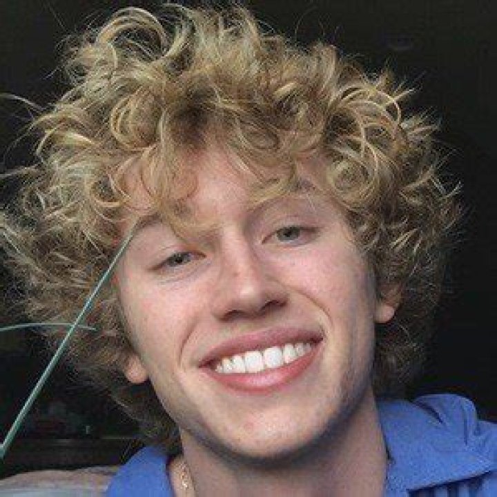Jordan Huxhold (TikTok Star) - Age, Birthday, Bio, Facts, Family, Net Worth, Height & More