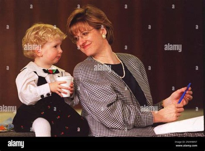 Julie Pennington-Russell Biography, Age, Height, Husband, Net Worth, Family