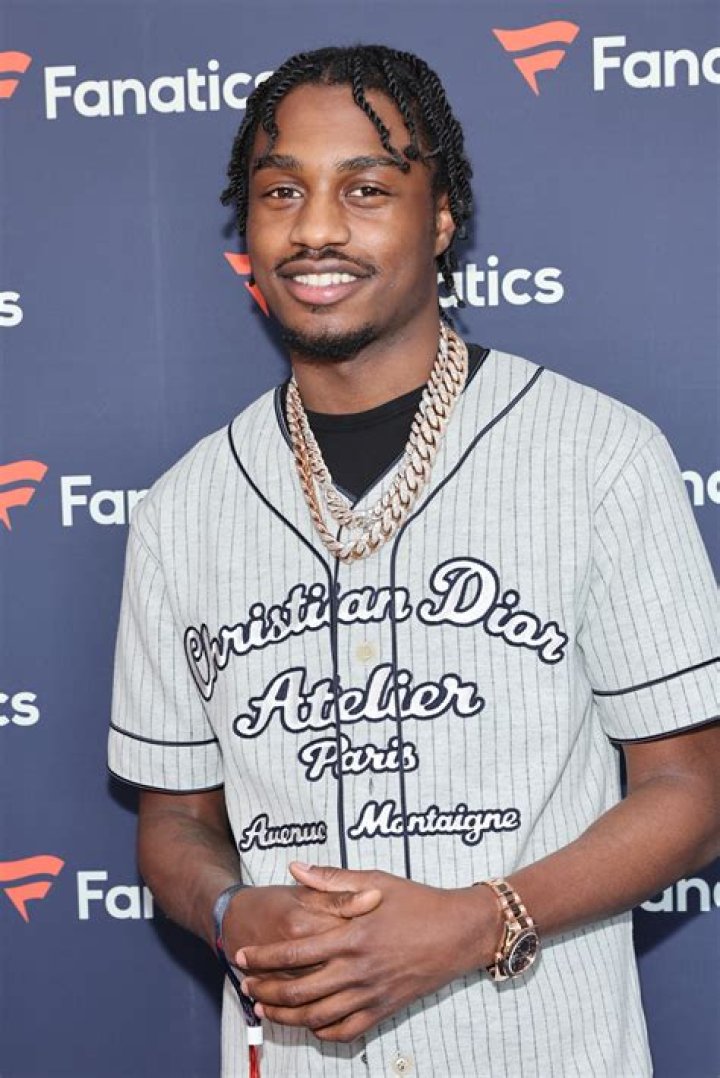 Lil Tjay Reveals Bullet Wounds While Performing Shirtless