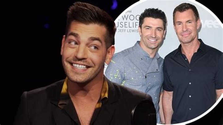 Matt Rogers (Comedian) - Age, Birthday, Bio, Facts, Family, Net Worth, Height & More