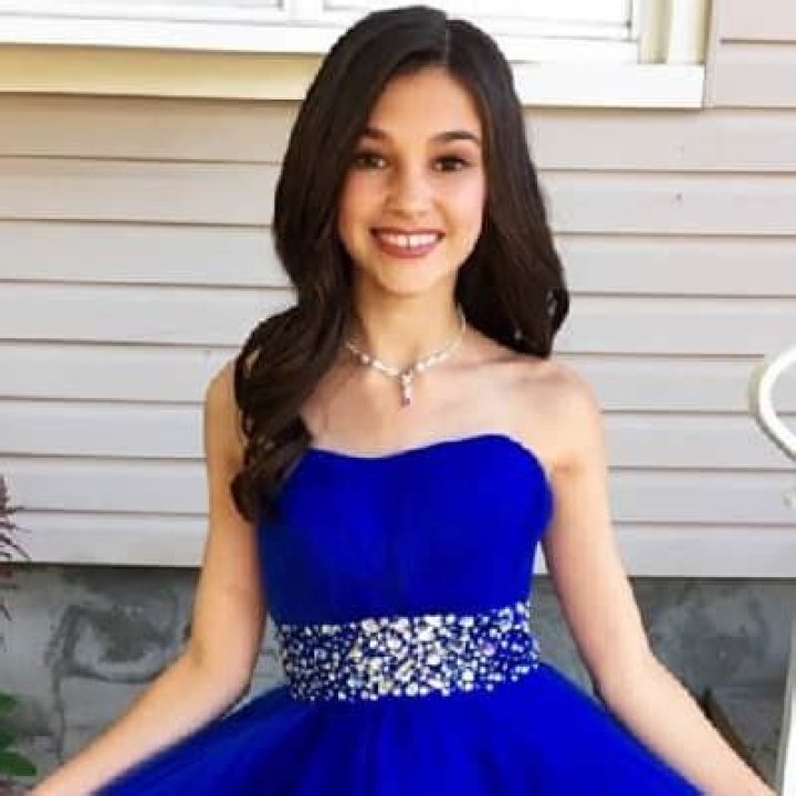 Nicole Wong (TikTok Star) - Age, Birthday, Bio, Facts, Family, Net Worth, Height & More