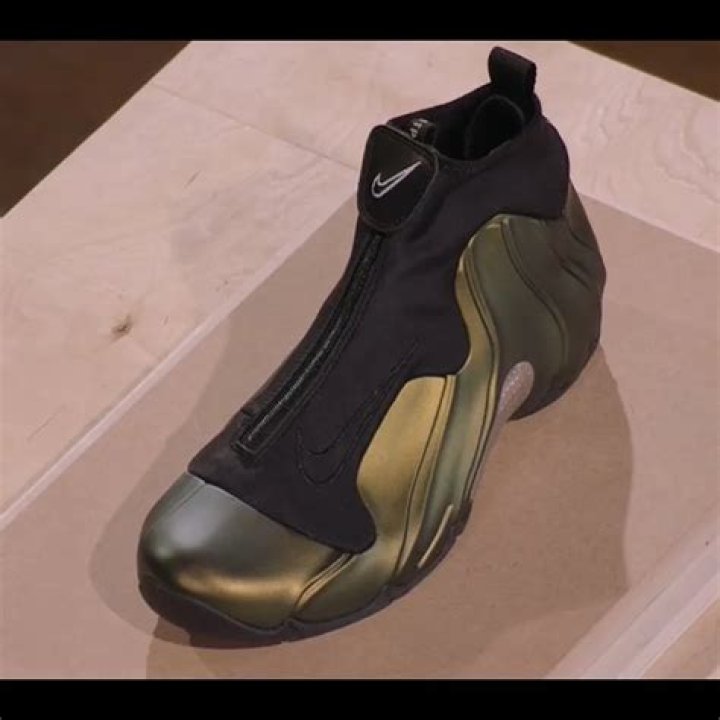 Nike Air Flightposite “Metallic Gold” Revealed During Nike SNKRS Live