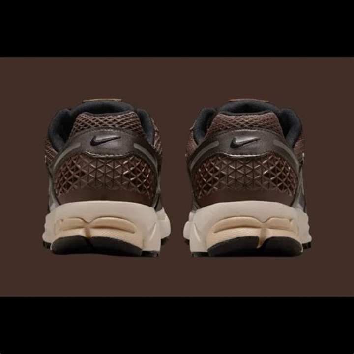 Nike Zoom Vomero 5 WMNS “Baroque Brown” Officially Revealed