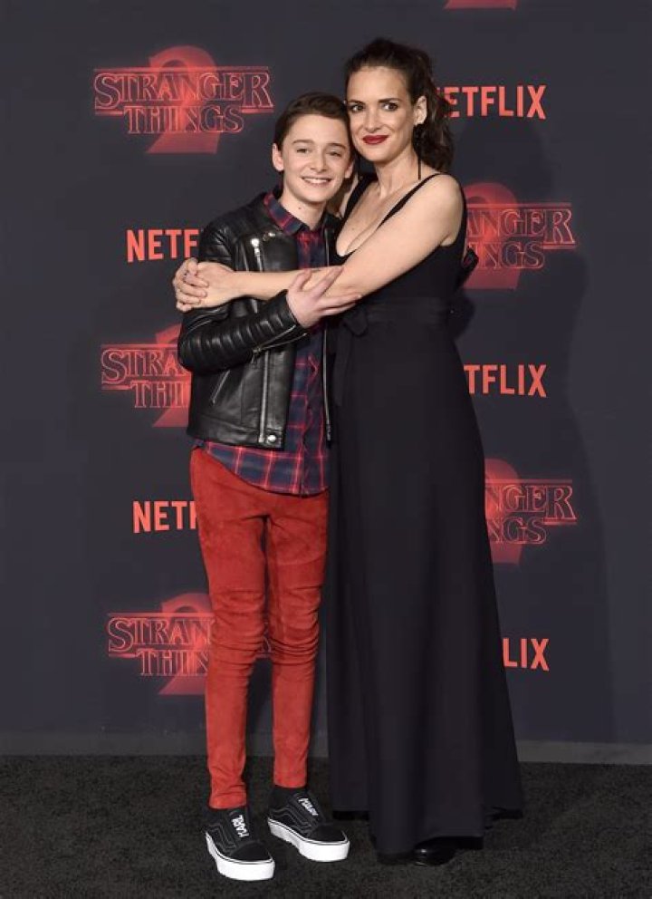 Noah Schnapp (TV Actor) - Age, Birthday, Bio, Facts, Family, Net Worth, Height & More