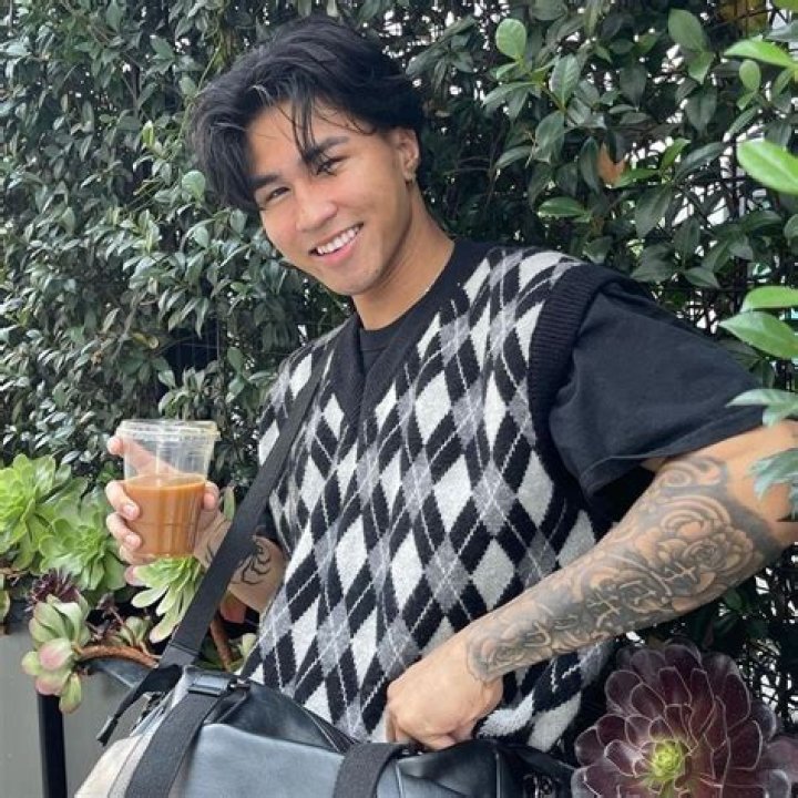 Ozzy (TikTok Star) - Age, Birthday, Bio, Facts, Family, Net Worth, Height & More