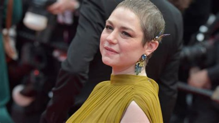 Parul Chauhan (TV-actrice) - Leeftijd, Verjaardag, Bio, Feiten, Familie, Netto waarde, Hoogte & Meer