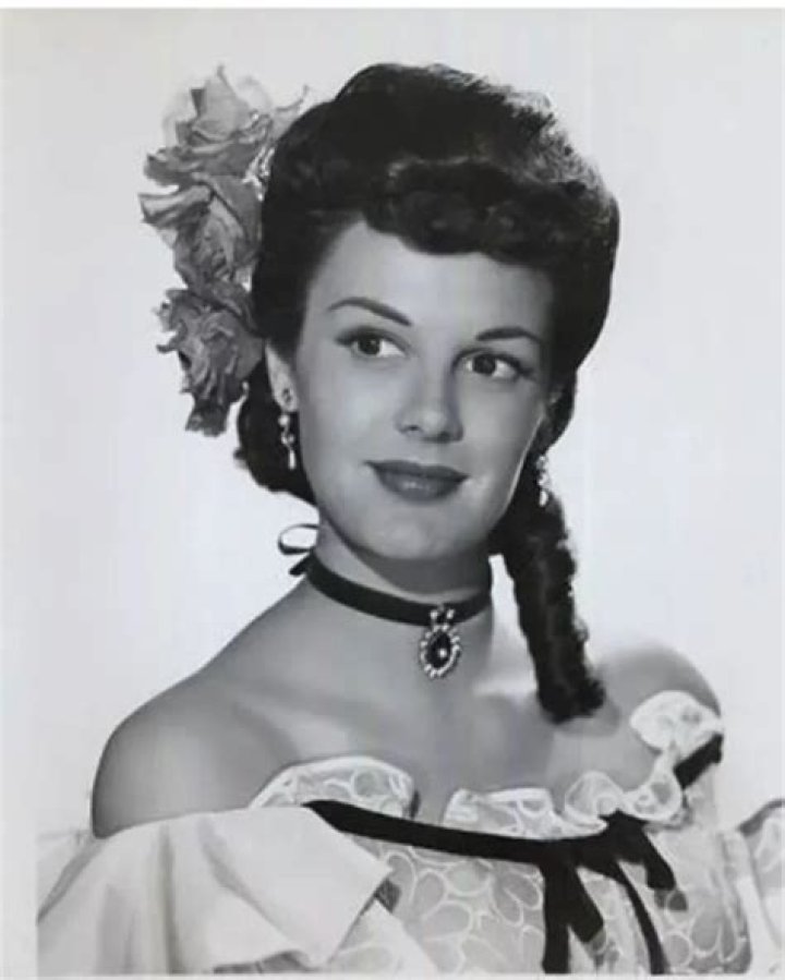 Patricia Medina Biography, Age, Height, Husband, Net Worth, Family