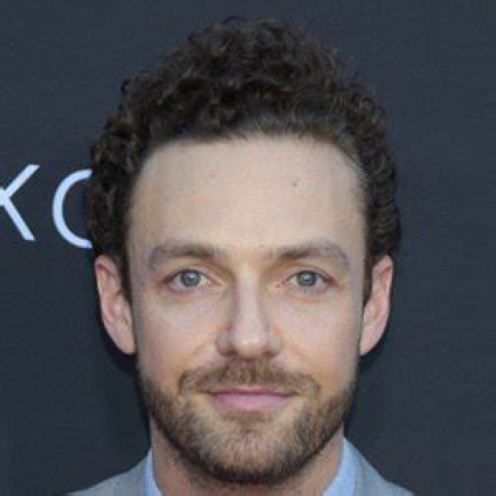 Ross Marquand (TV Actor) - Age, Birthday, Bio, Facts, Family, Net Worth, Height & More