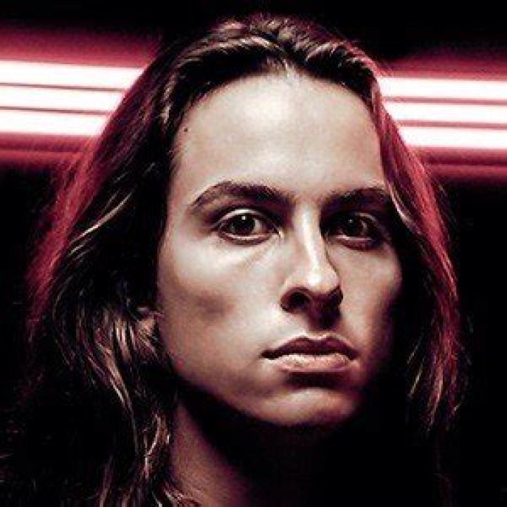 Sam Kiszka (Bassist) - Age, Birthday, Bio, Facts, Family, Net Worth, Height & More