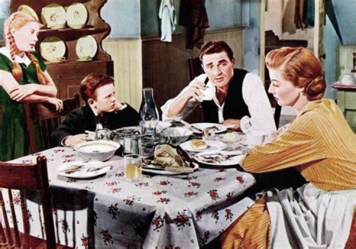 Steve Cochran (Movie Actor) - Age, Birthday, Bio, Facts, Family, Net Worth, Height & More