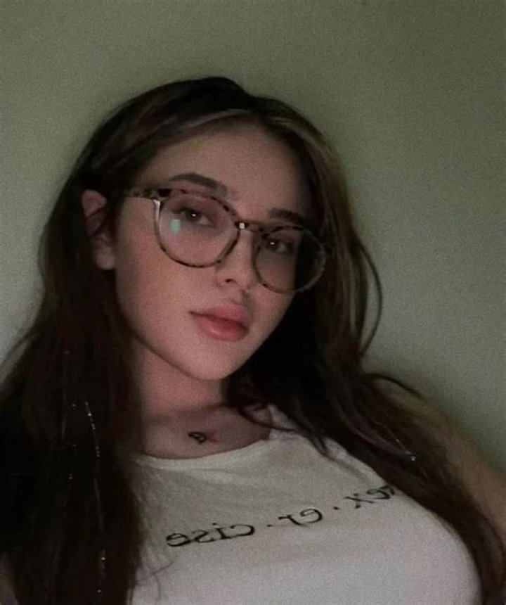 Tayler Hills (Model) Wiki, Age, Height, Measurements, Net Worth, Boyfriend, Family & BIO