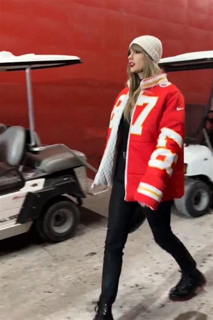 Taylor Swift Chiefs Jacket Designed By Wife Of Niners Player