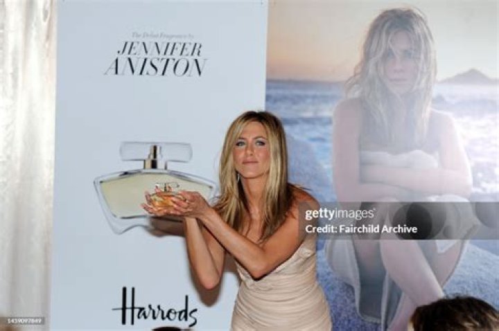 What perfume does Jennifer Aniston wear? – Celebrity.fm – #1 Official Stars, Business & People Network, Wiki, Success story, Biography & Quotes
